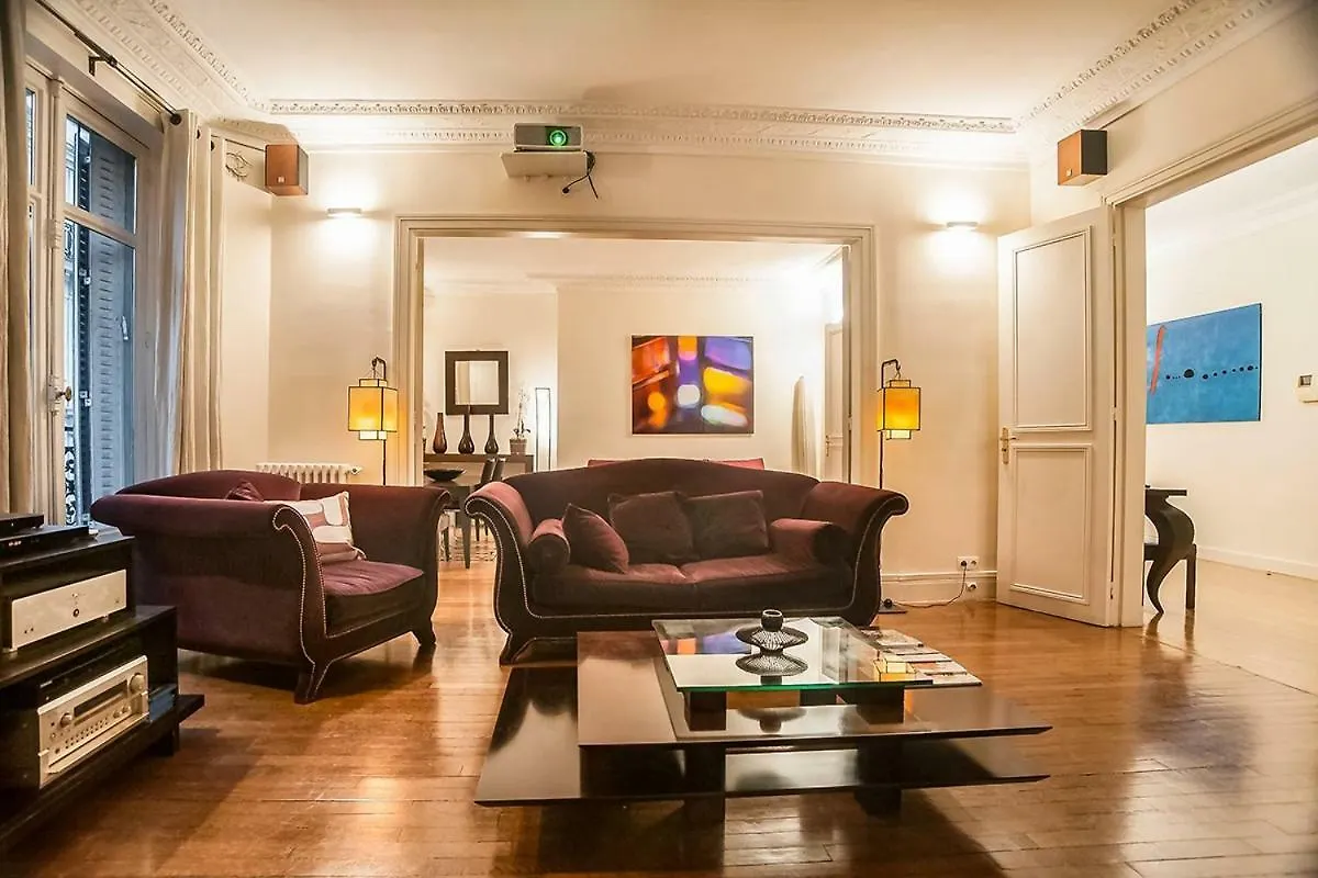 Apartment Rue Arsene Houssaye In باريس فرنسا
