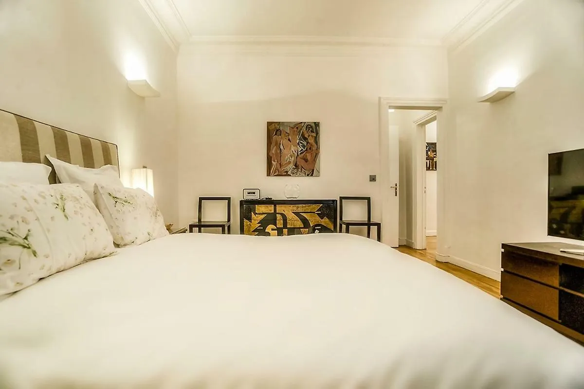 Apartment Rue Arsene Houssaye In باريس